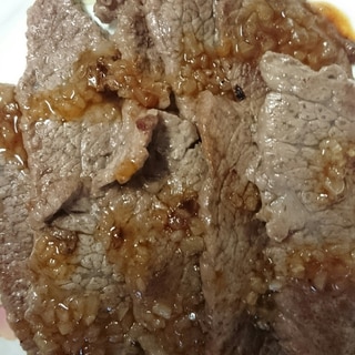 牛肉の和風ソースがけ